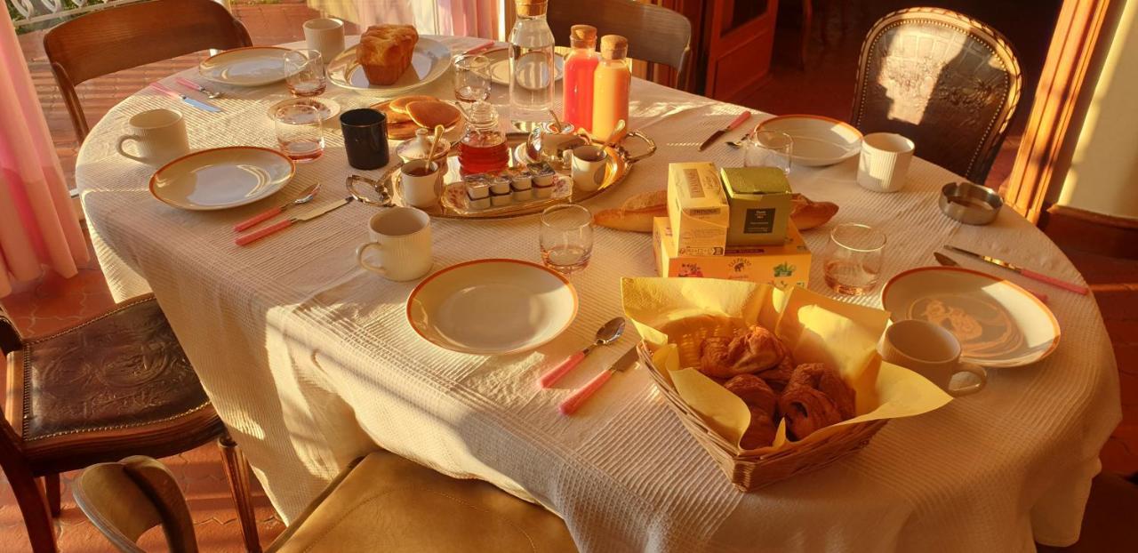 Bed and Breakfast La Tour Noble Saint-Saturnin  Zewnętrze zdjęcie